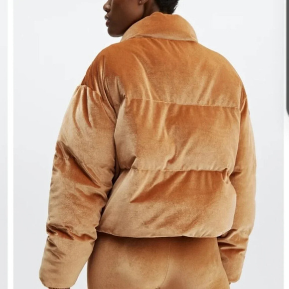 Fabletics Wander Velour Cropped Puffer Women's Jacket In Light Honey Size Small. - Picture 13 of 16